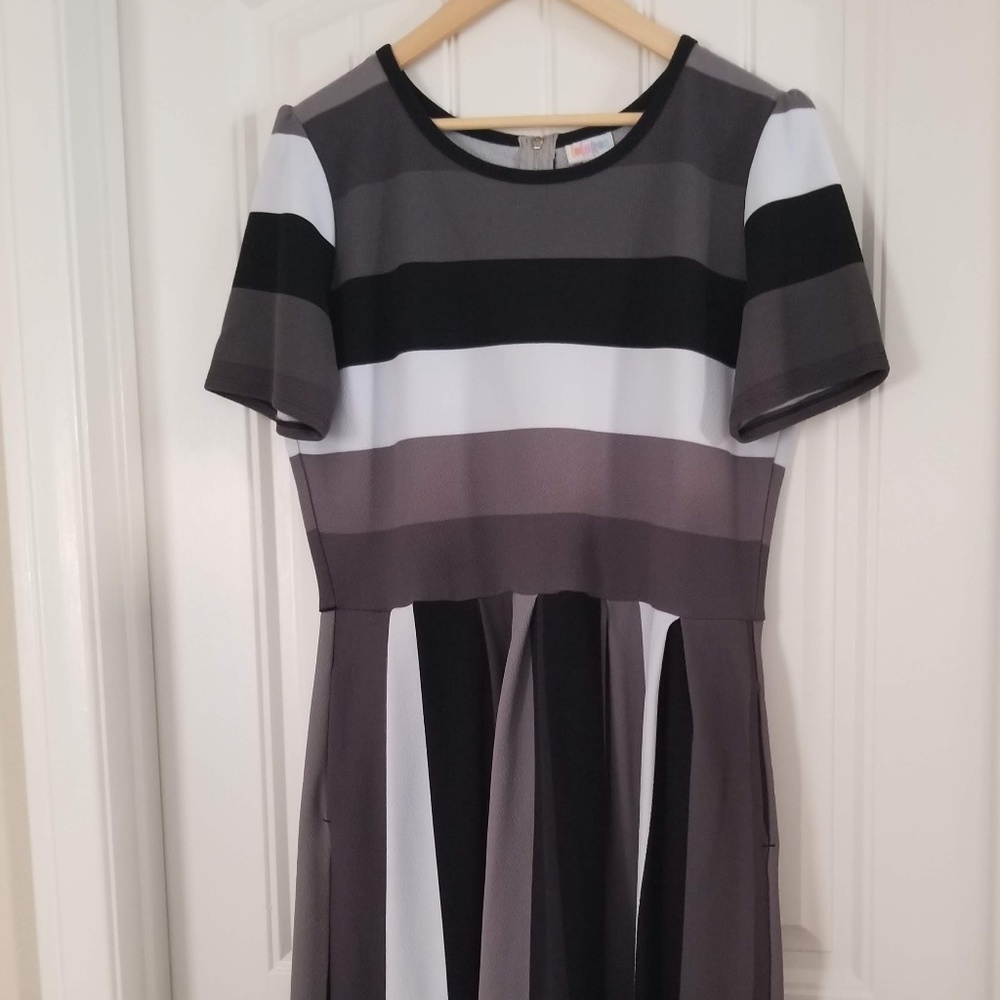 3XL Amelia - Lularoe - Grayscale Stripes